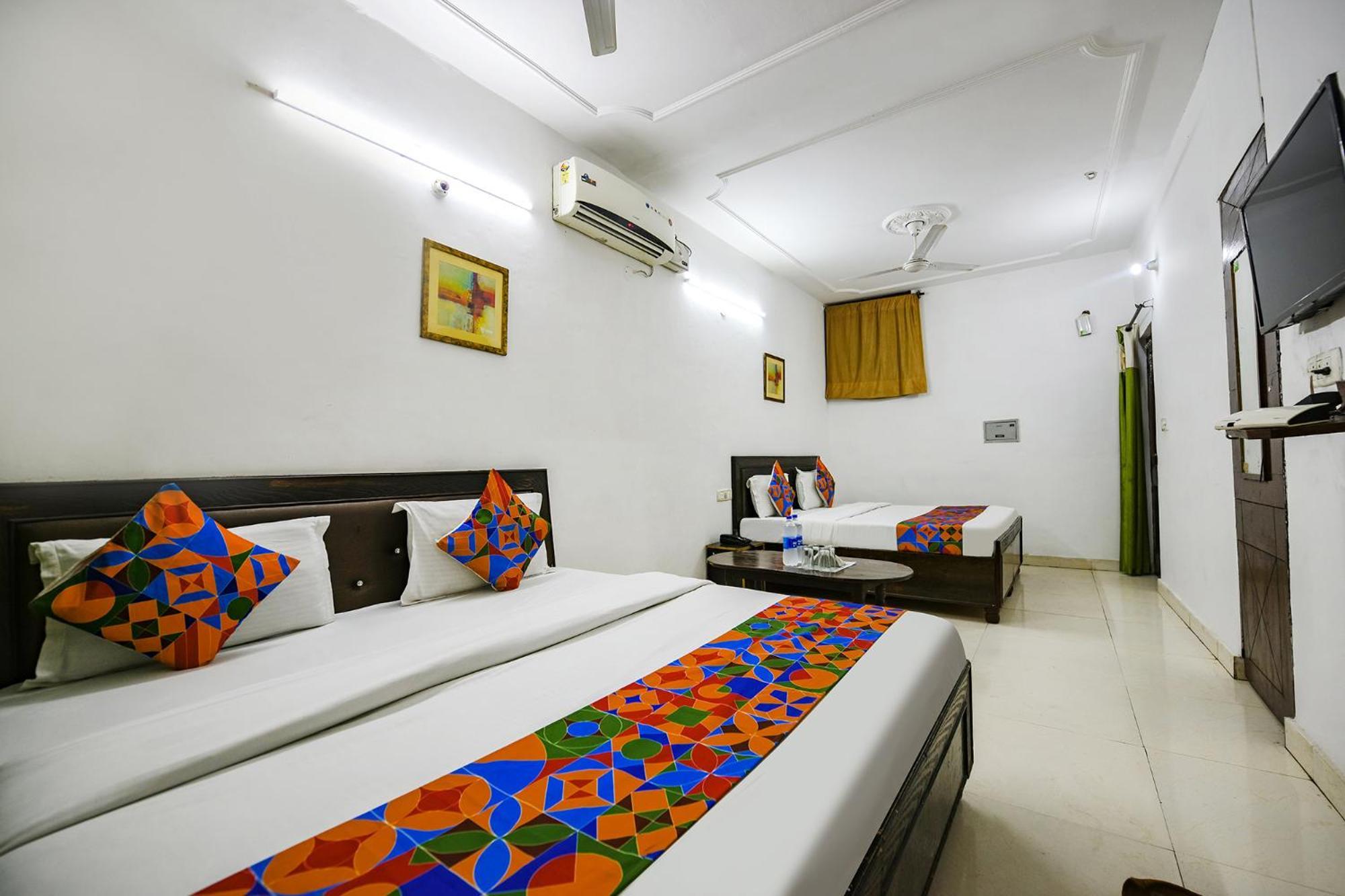 Hotel Fabexpress Diamond Sec 45 Chandīgarh Exterior foto