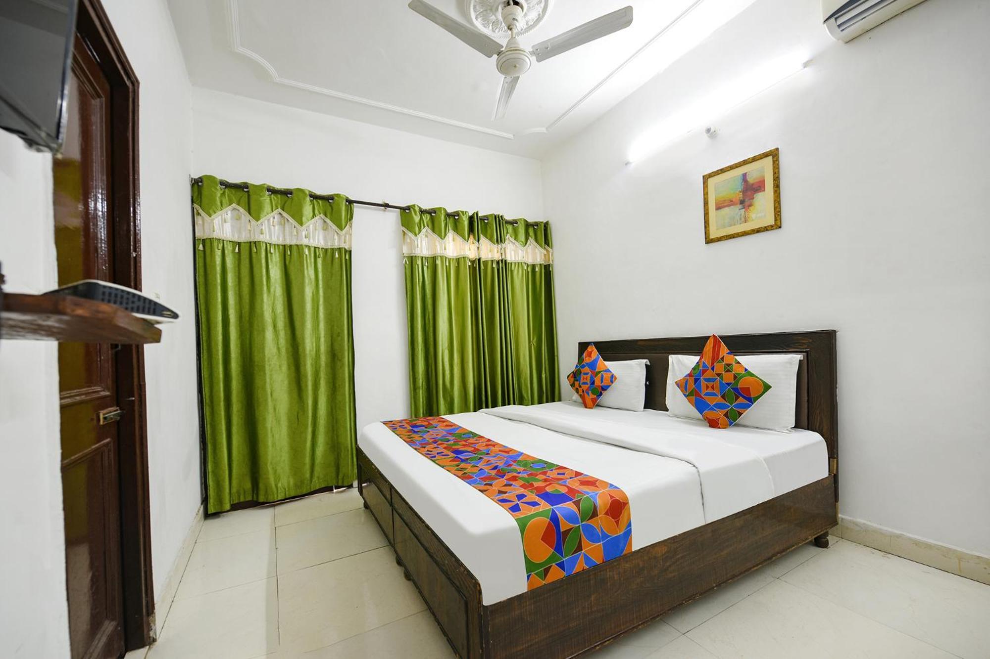 Hotel Fabexpress Diamond Sec 45 Chandīgarh Exterior foto