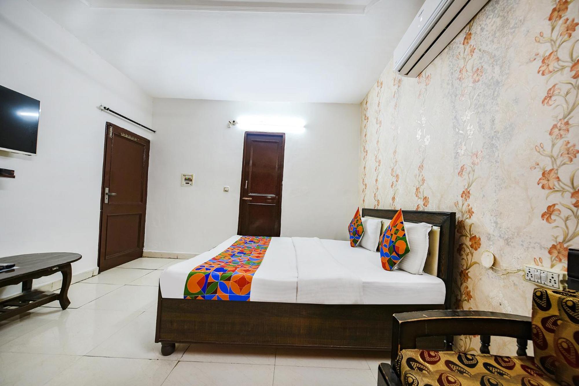 Hotel Fabexpress Diamond Sec 45 Chandīgarh Exterior foto
